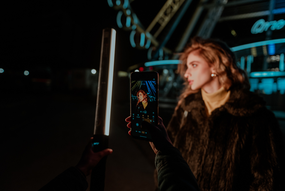 How to take portrait photos at night? — 10
