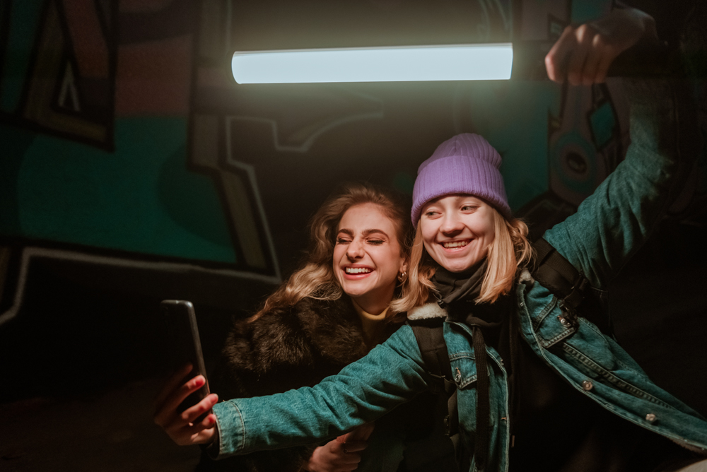 How to take portrait photos at night? — 15